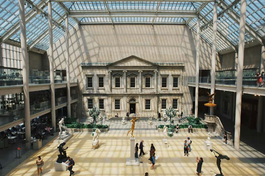 The Met Museum Guided Tour with Skip-the-Line Entry - European Art Galleries: Velázquez, Rembrandt, Van Gogh and the Story Between Them