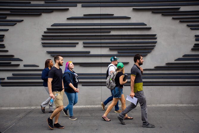 The NYC Backpacker Tour - Small-group attention, and why max 10 is a big deal here