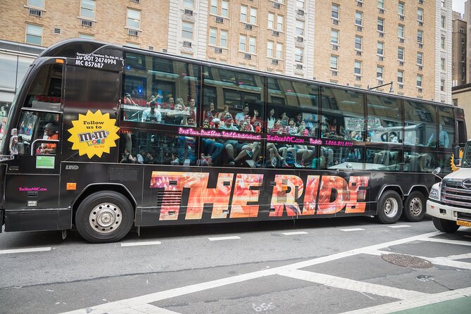 The RIDE Experience Theatrical Bus Tour - The street performances: the 5 to 7 sidewalk moments that change the mood