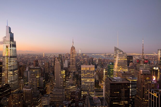 Top of the Rock VIP Tickets with SKYLIFT and The Beam Experience - Timing tips for sunset views (and how not to get trapped)