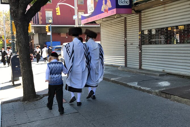 Tour Contrastes de Nueva York - Corona and Jackson Heights: Cositas Ricas for a Latin Neighborhood Break