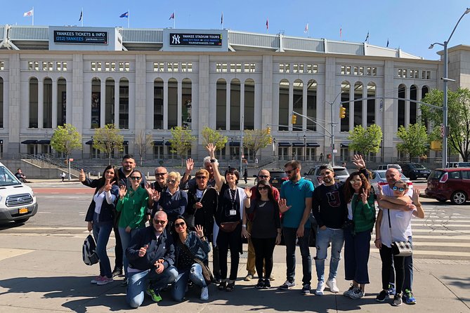 Tour of Contrasts in Italian - Queens stop: Flushing Meadows-Corona Park, the Unisphere, and US Open grounds