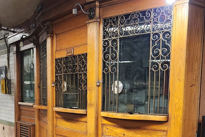Unexpected Wall Street Walking Tour - Who should book this tour