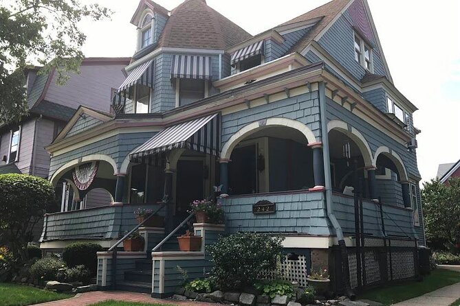Victorian Flatbush , Brooklyn Private Tour - Meeting points and the built-in lunch option near Cortelyou Rd