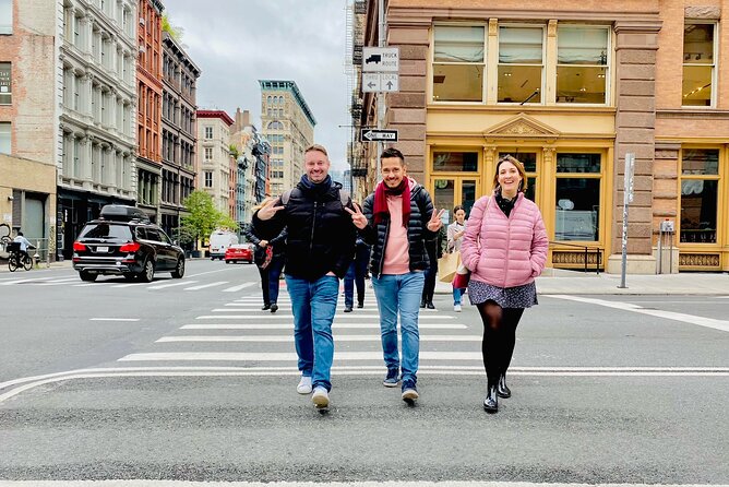 Visit in French the must-see neighborhoods of NYC - SoHo’s cast-iron look: shopping streets with real architectural clues