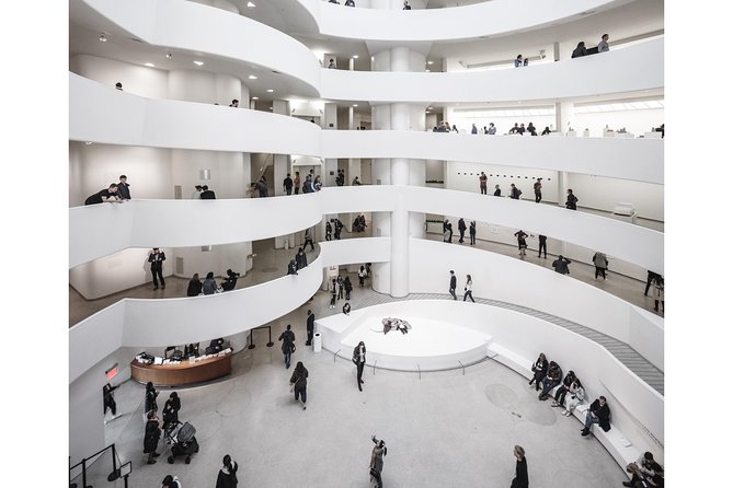 Visit The Guggenheim Museum & 3h Manhattan Walking Tour - Starting at Federal Hall: a smart start for Wall Street and beyond