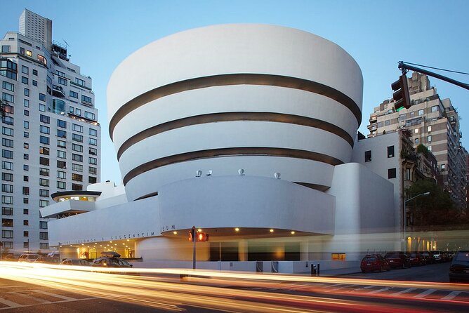 Visit The Guggenheim Museum & 3h Manhattan Walking Tour - Small-group walking logistics: pace, comfort, and what to bring