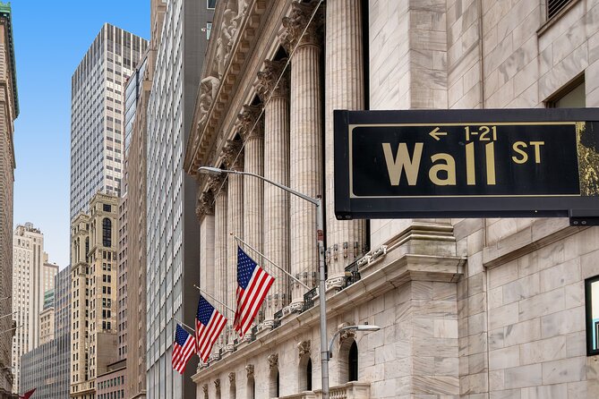 Wall Street Inside with a Trader Walking History Tour - A trader walking you through Wall Street’s big symbols