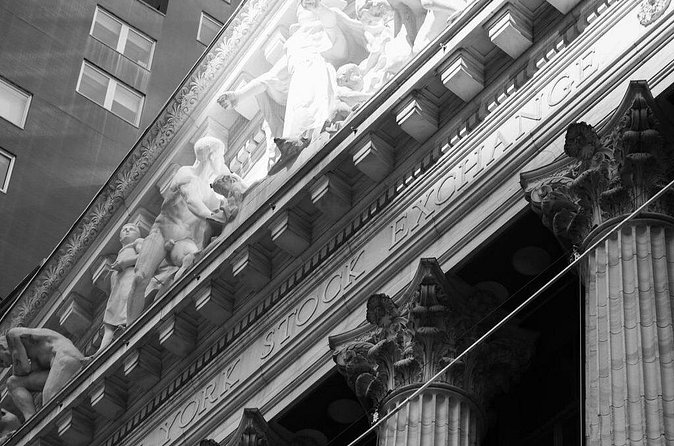 Wall Street Inside with a Trader Walking History Tour - Federal Reserve Bank of New York: why monetary policy matters