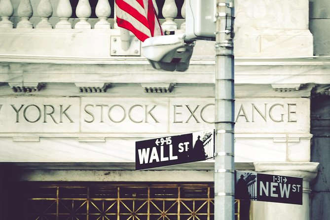 Wall Street Insider Tour with a Finance Professional - Practical tips: what to wear, where to stand, and how to enjoy the outdoor format