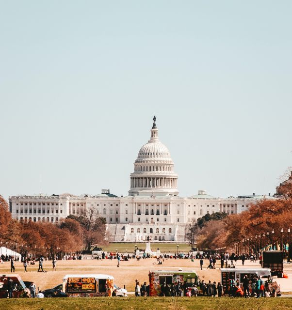 Washington from New York in Spanish - Lincoln Memorial, the White House, and the US Capitol photo windows